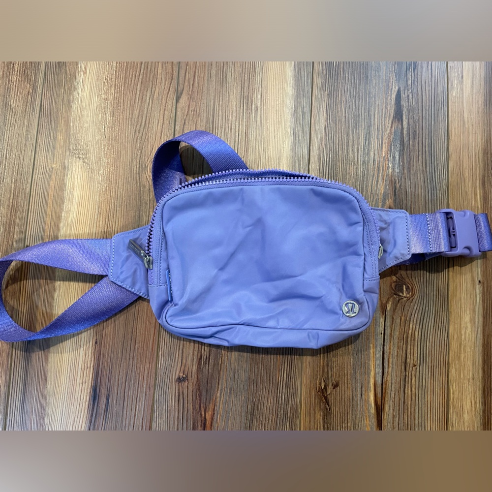 Lulu 2L belt bag